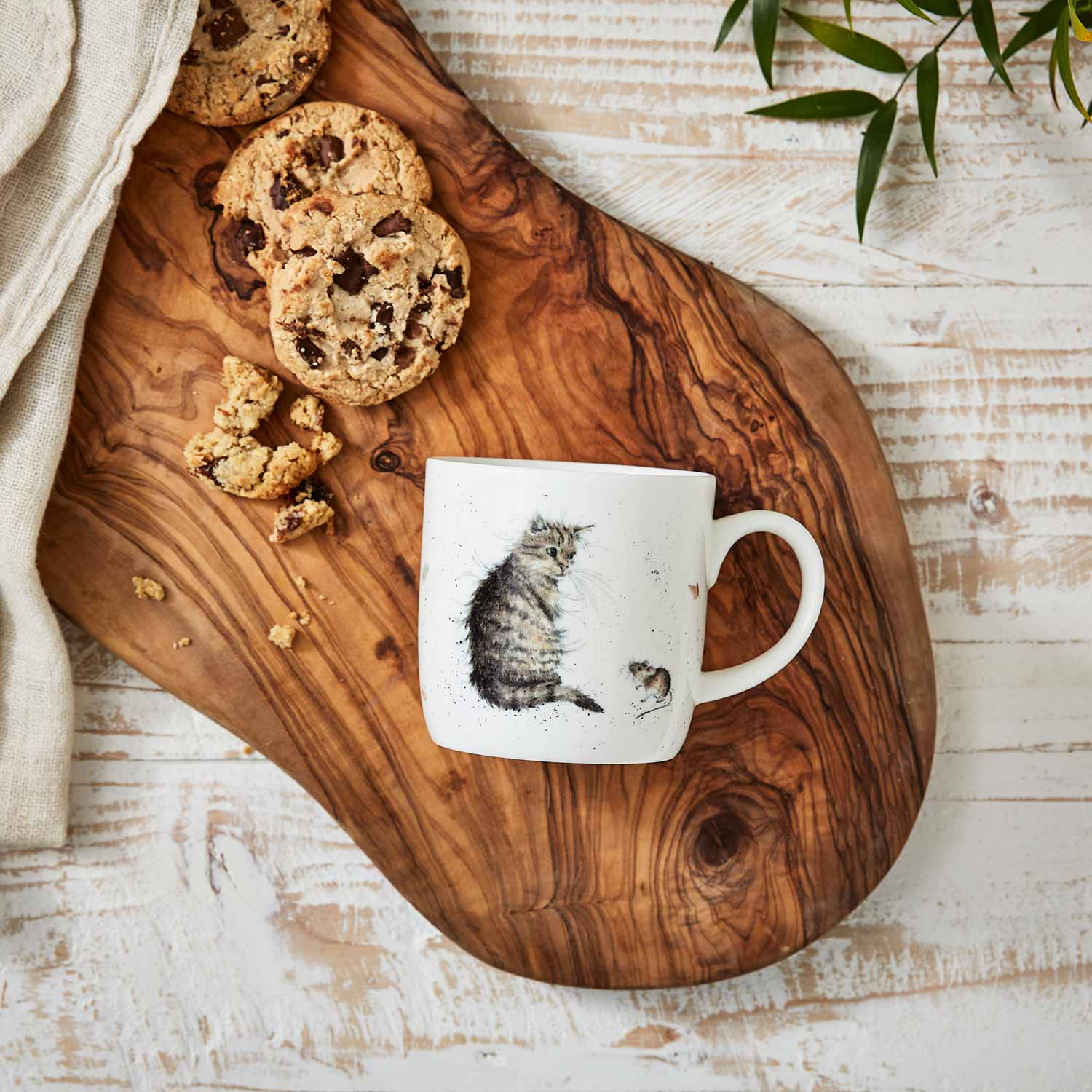 Cat and A Mouse 14 Ounce Mug (Cat/Mouse) image number null